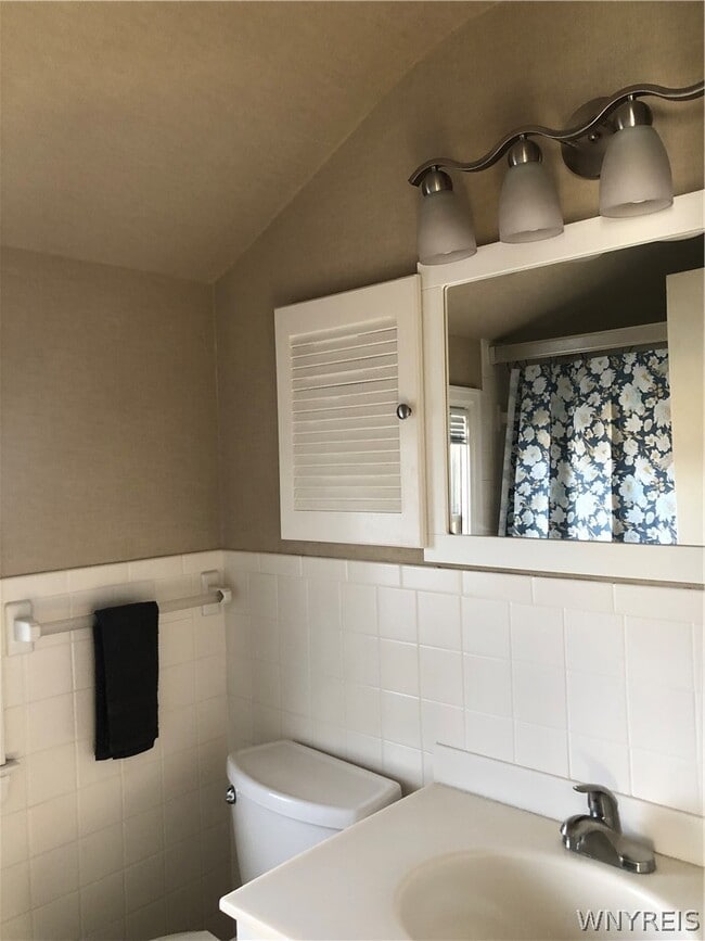 Building Photo - 200 Koenig Rd