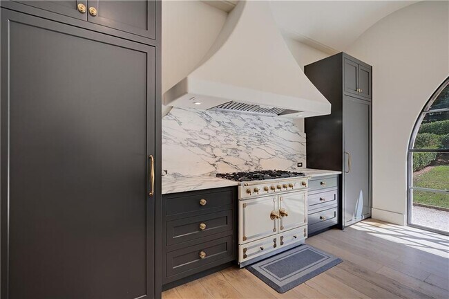 Building Photo - 3570 Knollwood Dr NW