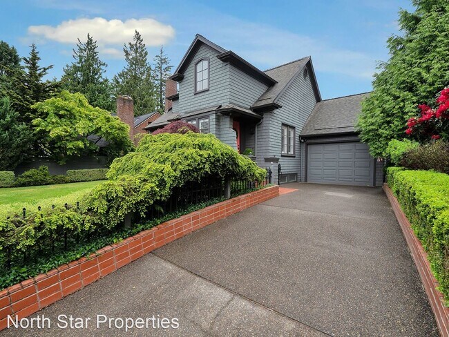 Building Photo - 3 br, 3 bath House - 2650 SW Montgomery Dr