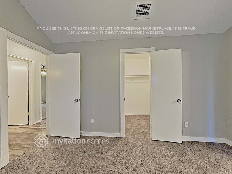 Building Photo - 7001 Seascape Dr