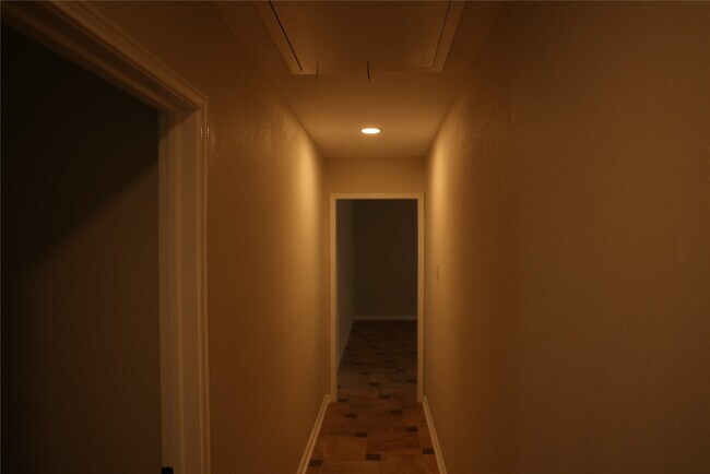 Building Photo - 1038 Cottage Oak Ln