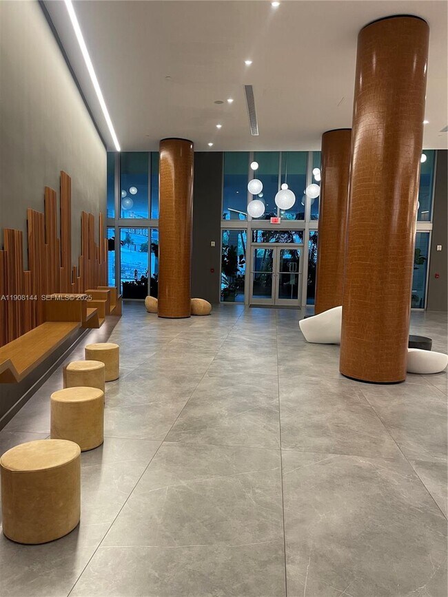 Building Photo - 350 S Miami Ave