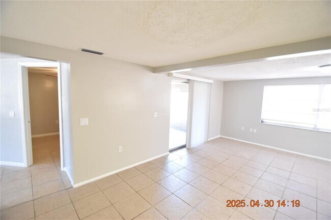 Building Photo - 3221 Topp Dr