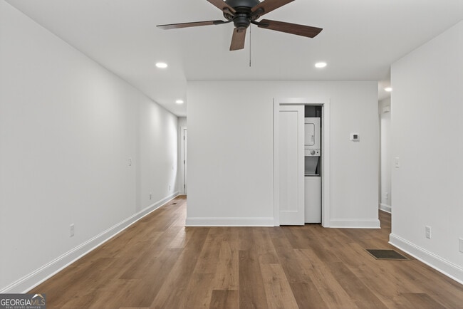 Building Photo - 491 Vine St