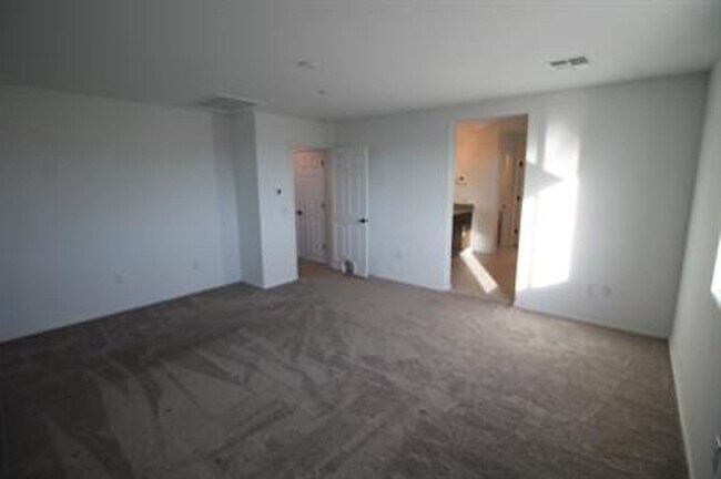 Building Photo - STUNNING 4-Bedroom + Den Home in Gladden Farms!!!!! SOLAR PANELS!!!