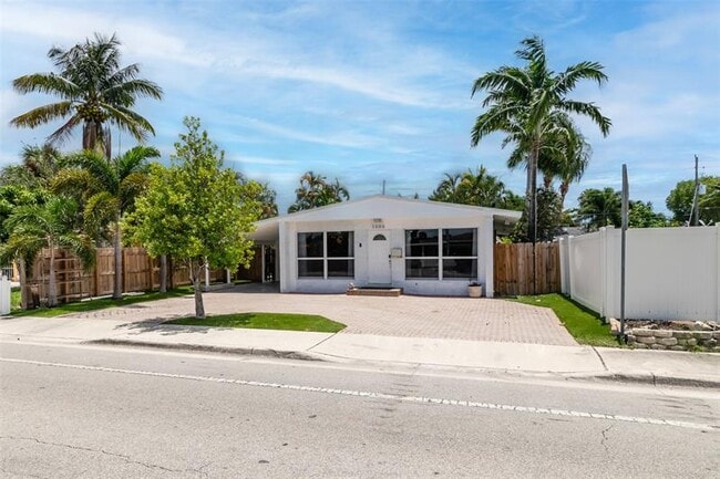 Primary Photo - 1606 NE 15th Ave