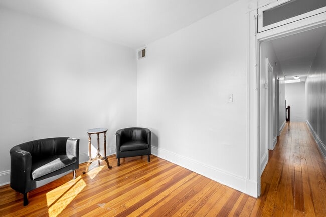 Building Photo - 3314 Auchentoroly Terrace