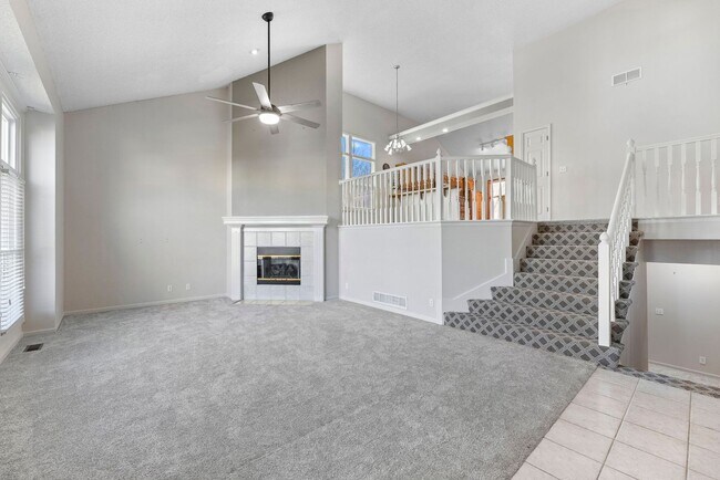 Building Photo - Four Bedroom Home Available in Overland Park