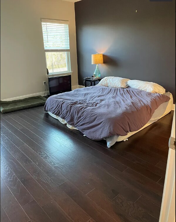 Building Photo - "Charming 3-Bedroom Retreat with 2 Baths and 1944 Sq. Ft. and fenced yard