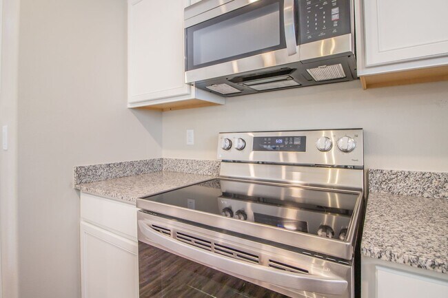Building Photo - New Build Home - 2 bed 2 bath - Wolfforth, TX