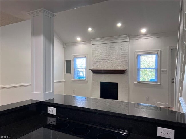 Building Photo - 947 Wildwood Square Ct