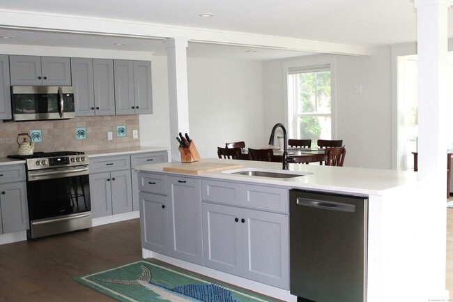 Building Photo - 50 Mumford Cove Rd