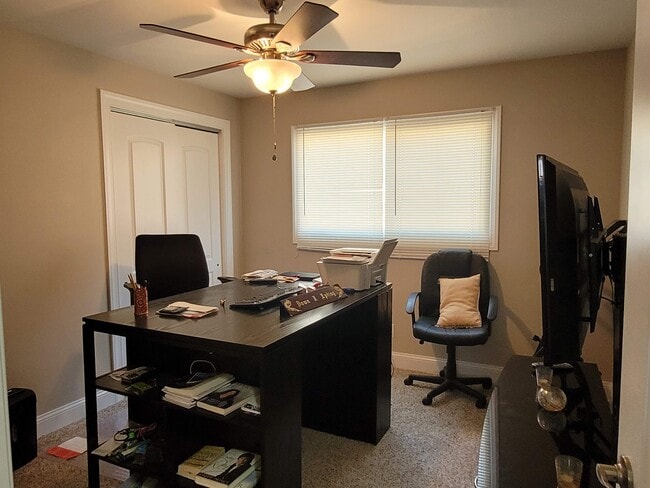 Building Photo - 8726 S Francisco Ave