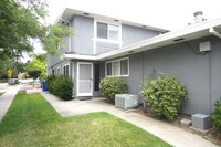 Building Photo - Remodeled 2-Story Townhome, A/C, Newer Kit...