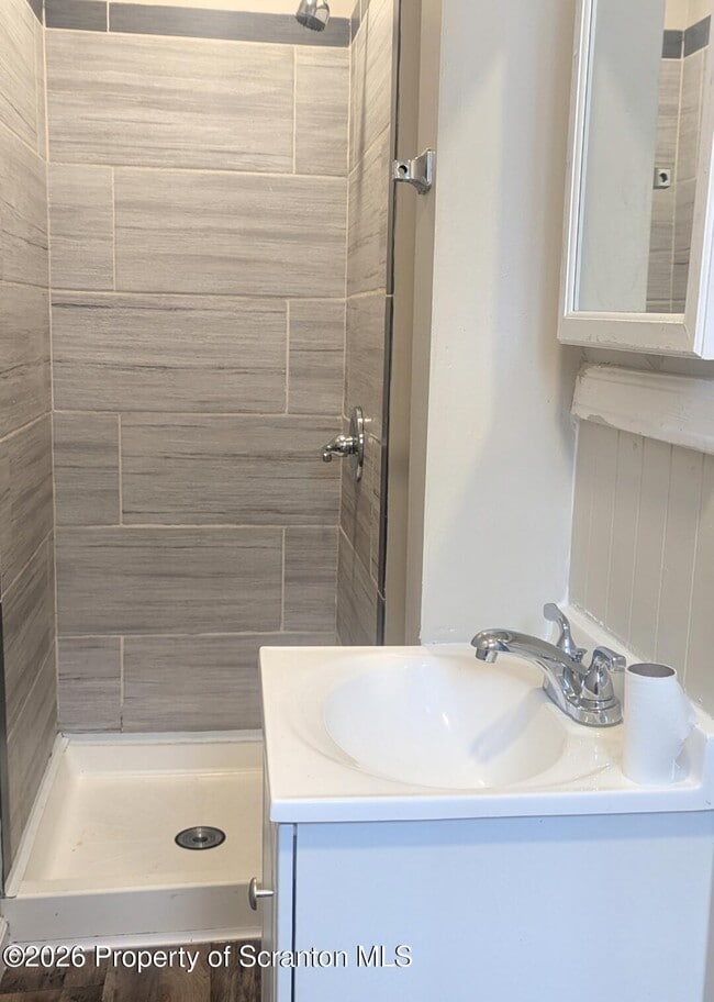 Building Photo - 714 Orchard St