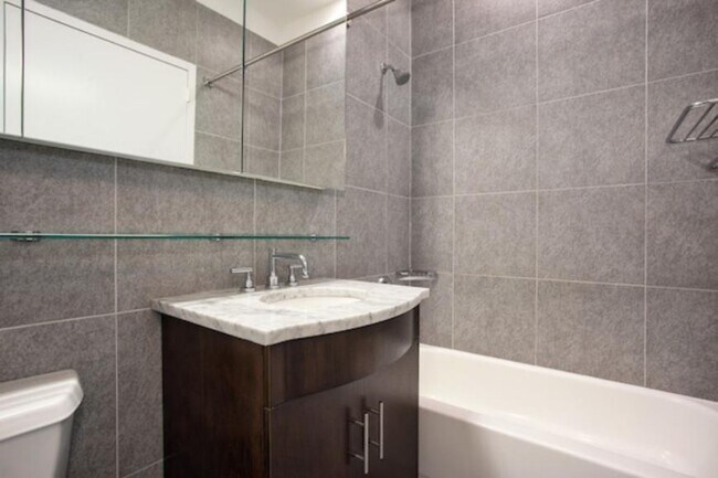 Building Photo - 2 bedroom in NEW YORK NY 10038