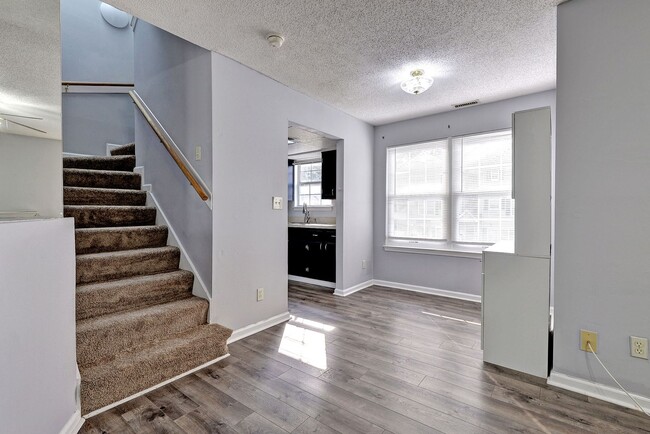 Building Photo - 12928 Daybreak Cir