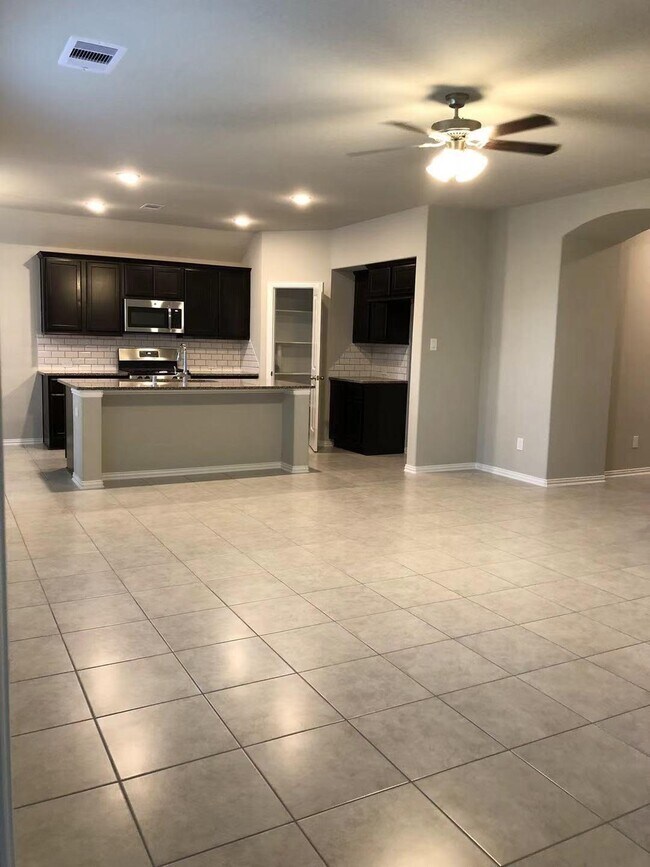 Building Photo - 8411 Remington Bluff Ln
