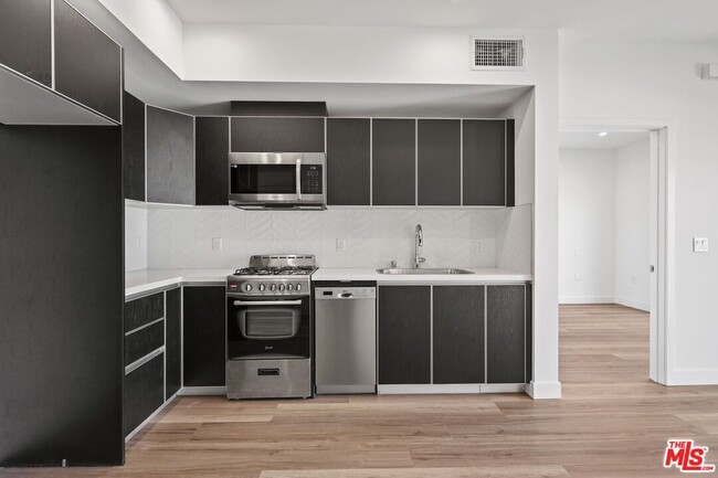 Building Photo - 3657 Motor Ave