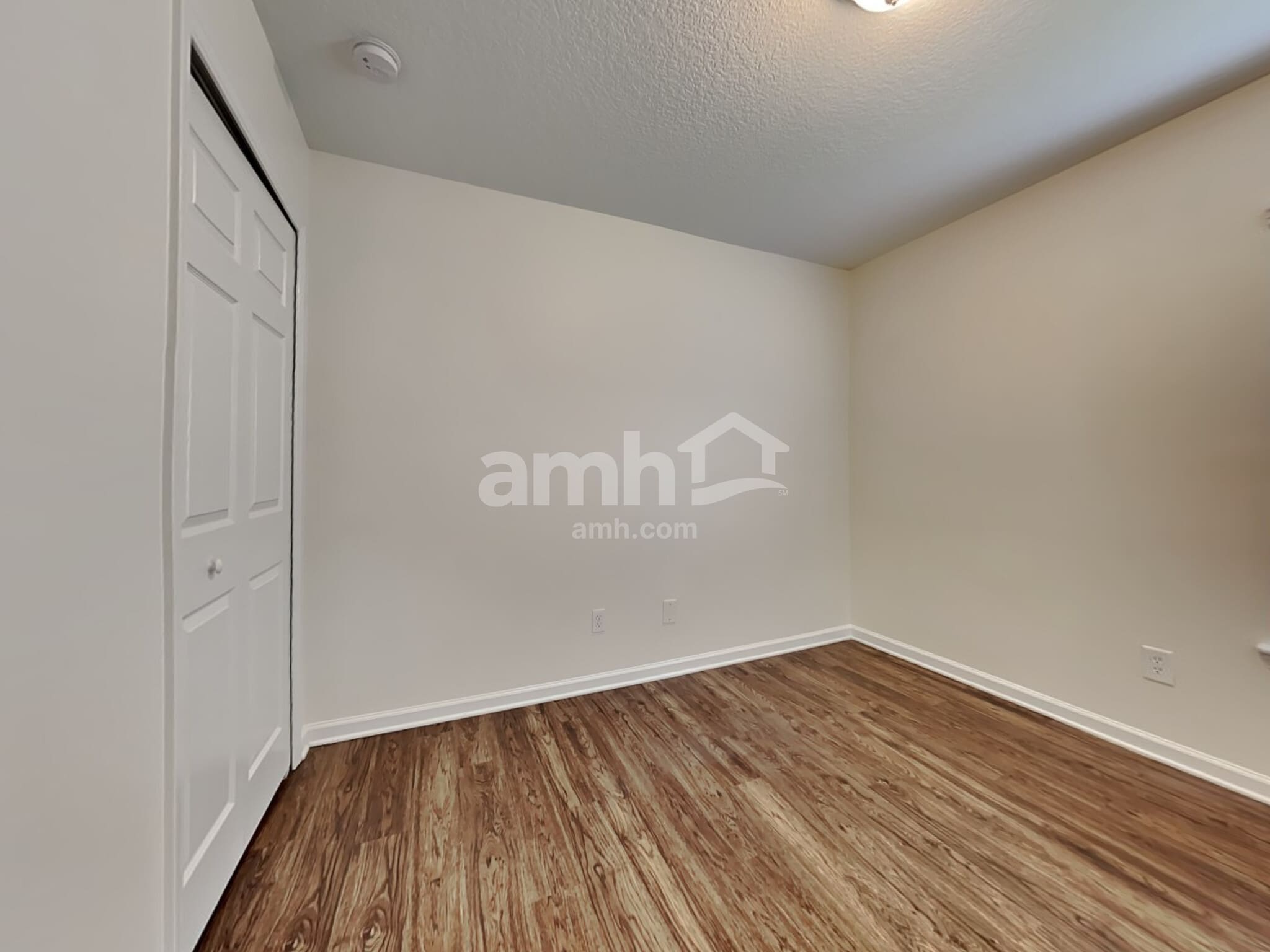 Building Photo - 587 Arborwood Dr