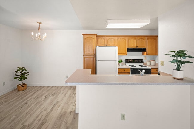 Building Photo - 9209 Village Glen Dr