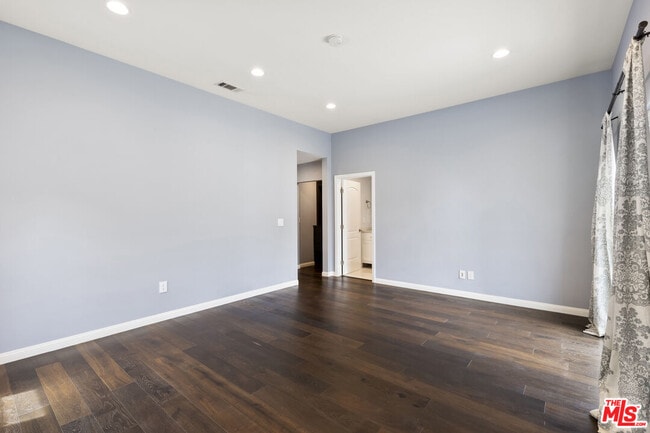 Building Photo - 12327 Hatteras St