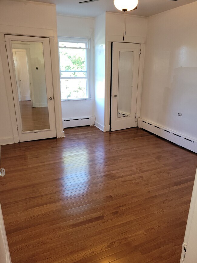 Building Photo - 2538 Beechwood Blvd