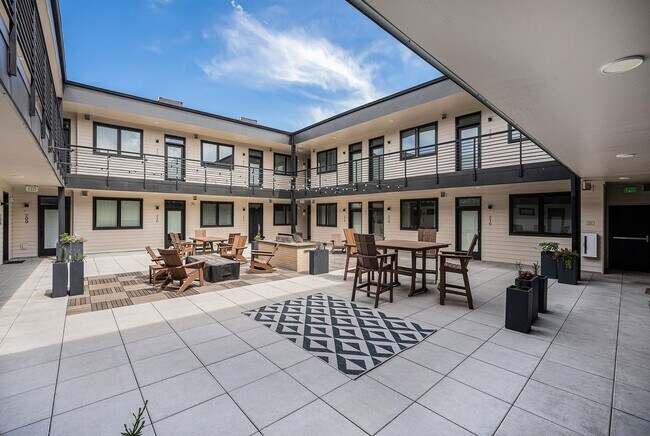 Building Photo - Centrally located 1 bedroom in the heart of Uptown!