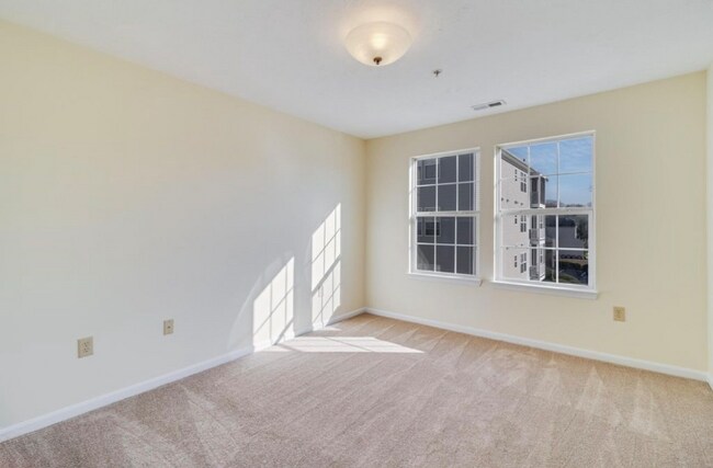 Building Photo - 45512 Westmeath Way