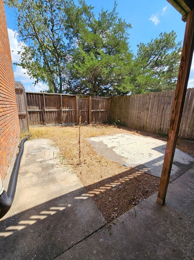 Building Photo - 106 Grn Mdws Rd