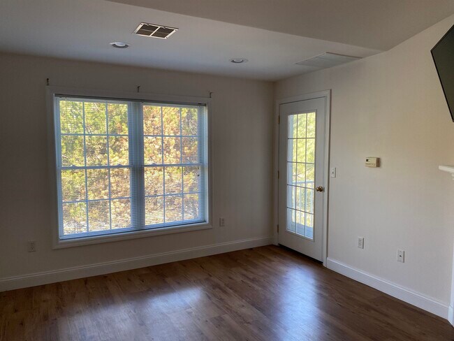 Building Photo - 59 Cluff Rd