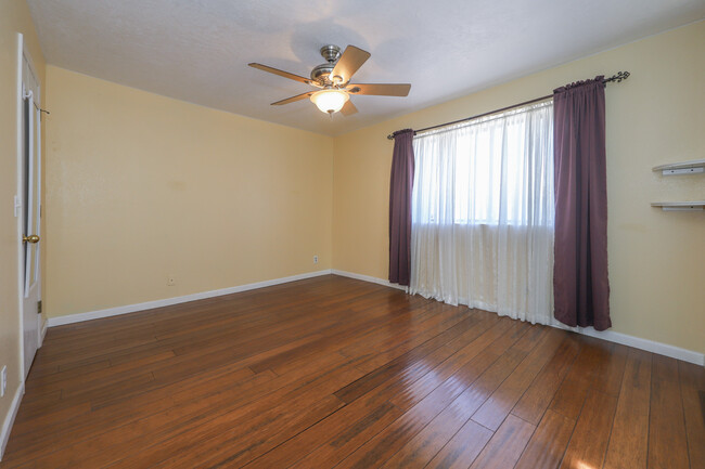 Building Photo - 10281 E Foxmoor Dr