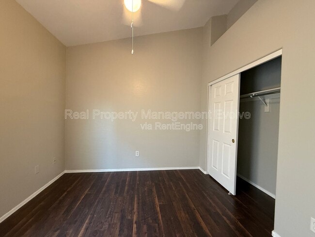 Building Photo - 13444 W Rhine Ln