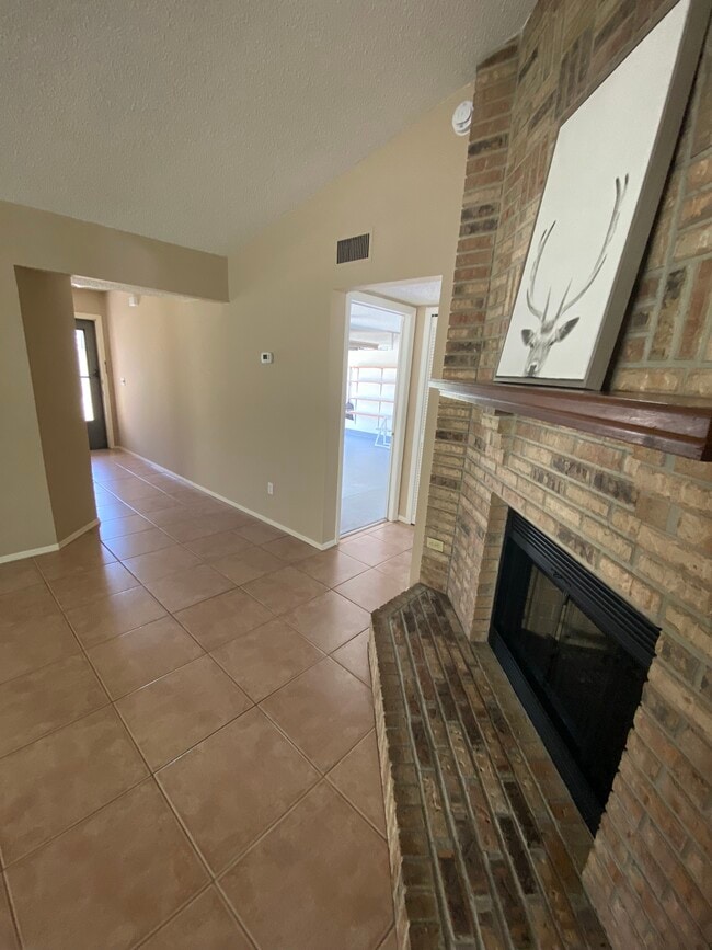 Building Photo - 2417 Brittany Ct