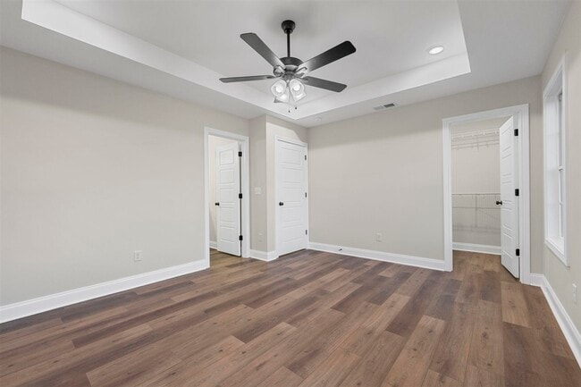 Building Photo - 716 Sheldrake Ln