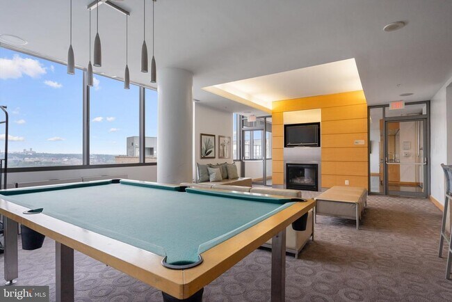 Building Photo - 2001 15th St N