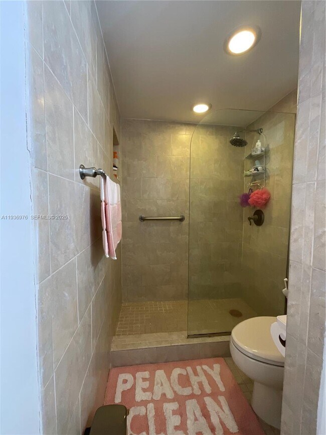 Building Photo - 820 NW 87th Ave