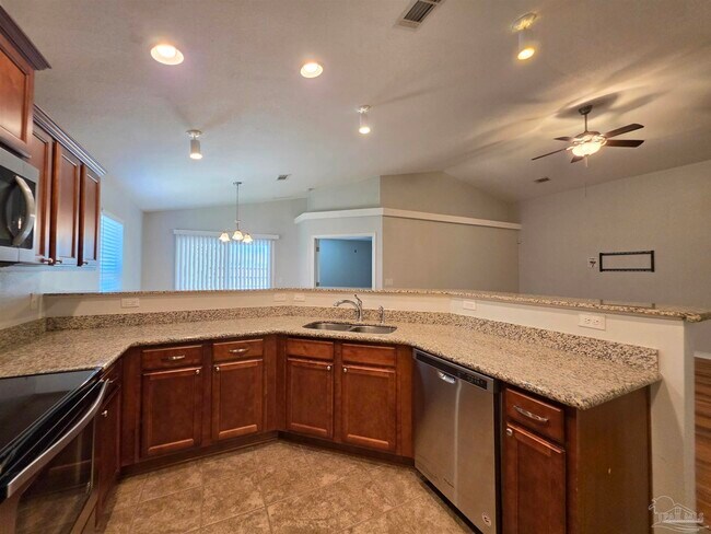 Building Photo - 5574 Peach Dr