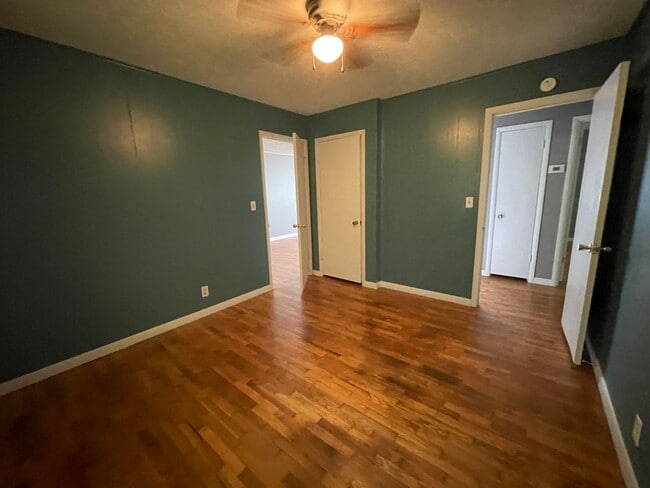 Building Photo - Cute 3/1 House in Calvert City Limits