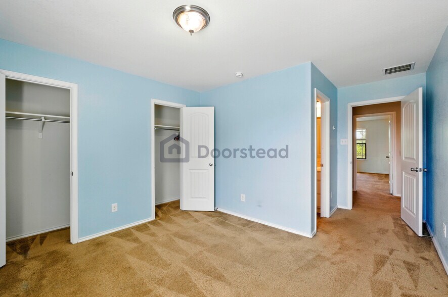 Building Photo - 920 Water Hyacinth Loop