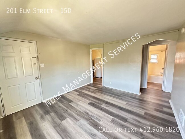 Building Photo - 2 bed, 1 bath Apartment in Neville Township