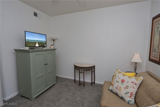 Building Photo - 22911 Rosedale Dr