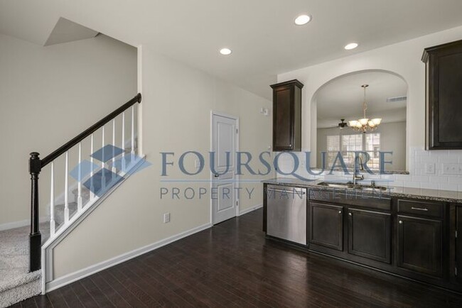 Building Photo - End Unit Townhome | Washer/ Dryer Included...