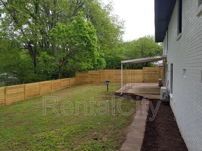 Building Photo - 621 Arlington Ave