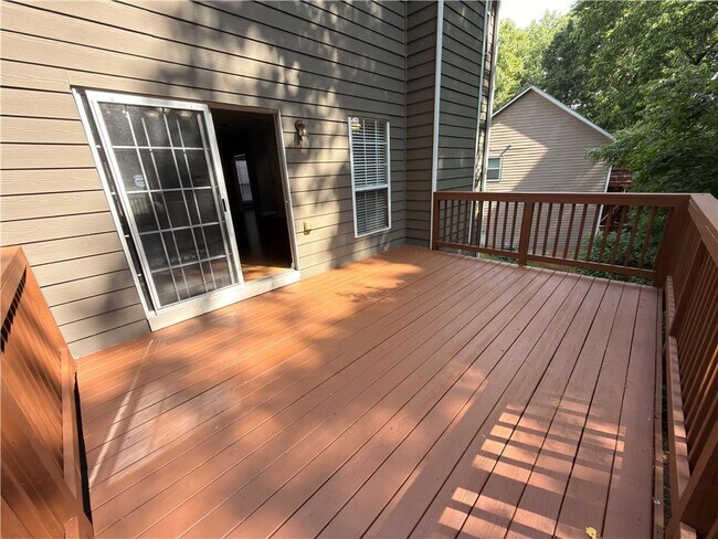 Building Photo - 5706 Amberside Ln NE