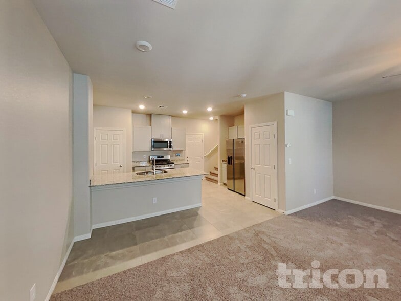 Building Photo - 7237 Halo Falls St