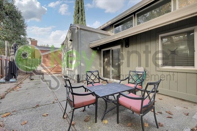 Building Photo - 2692 Bradford Way