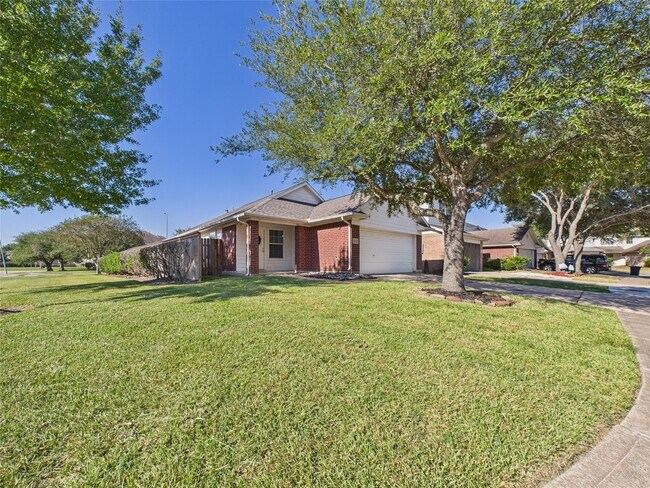 Building Photo - 3318 Field Manor Ln