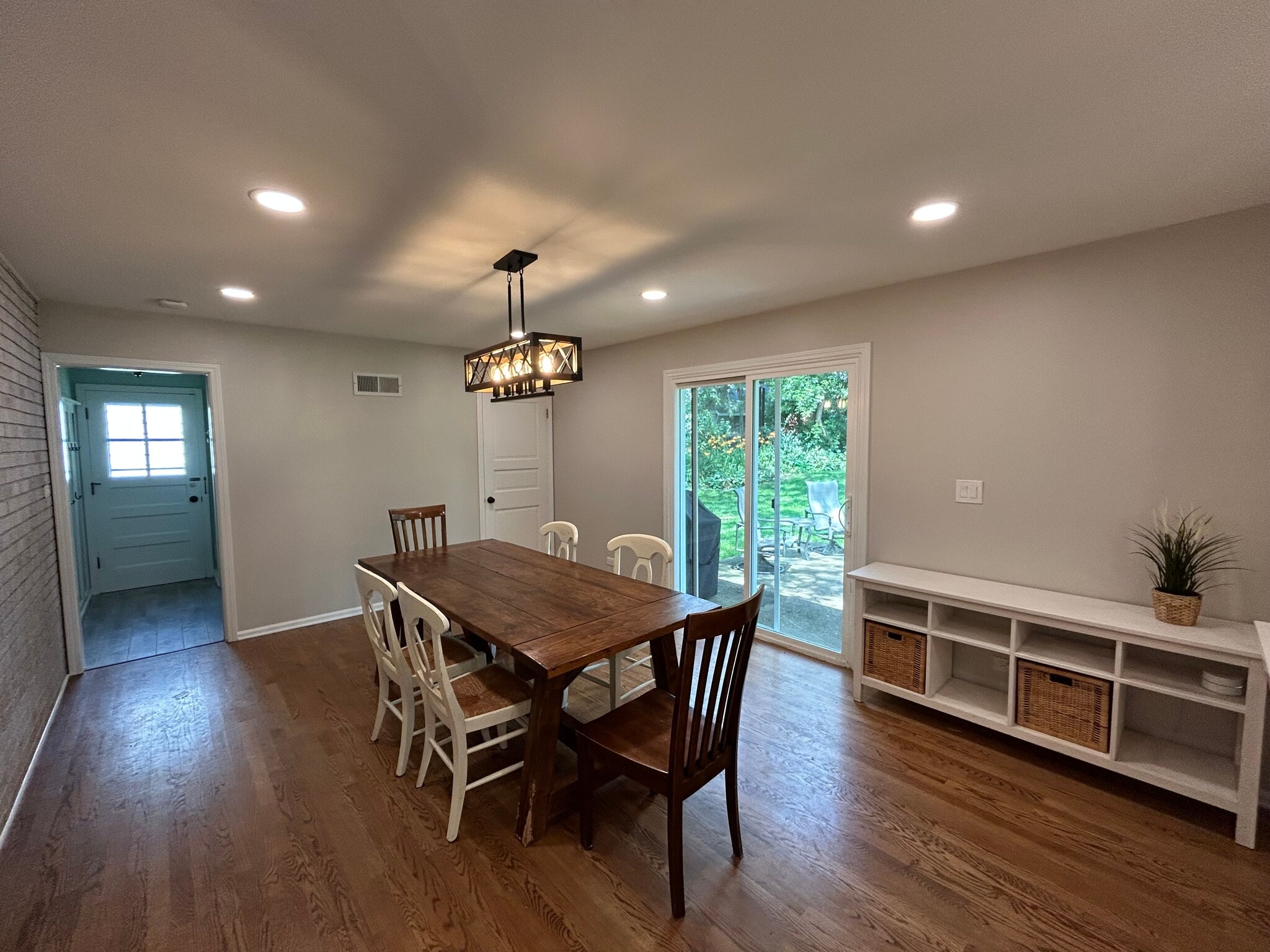 Kitchen - 1001 Eddy Ct