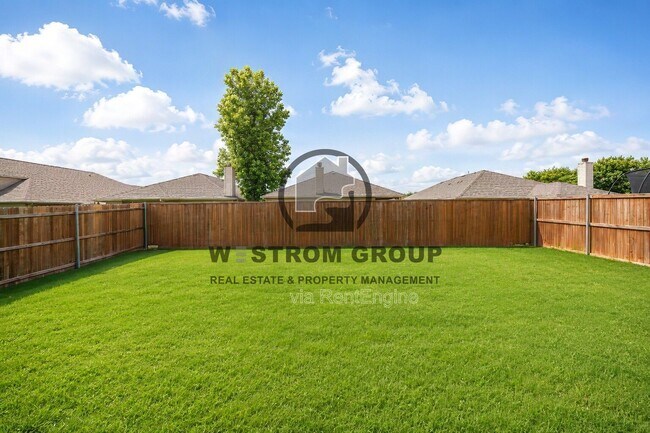 Building Photo - 3121 Hornbeam St